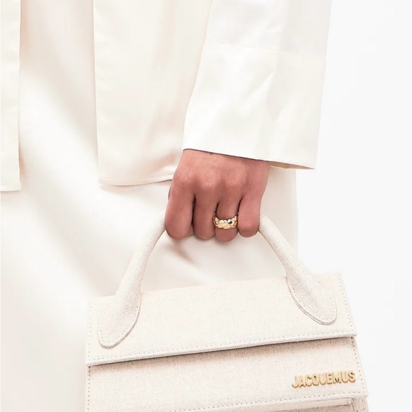 NWT Beige Les Classiques 'Le
Chiquito long' Bag - Picture 4 of 4